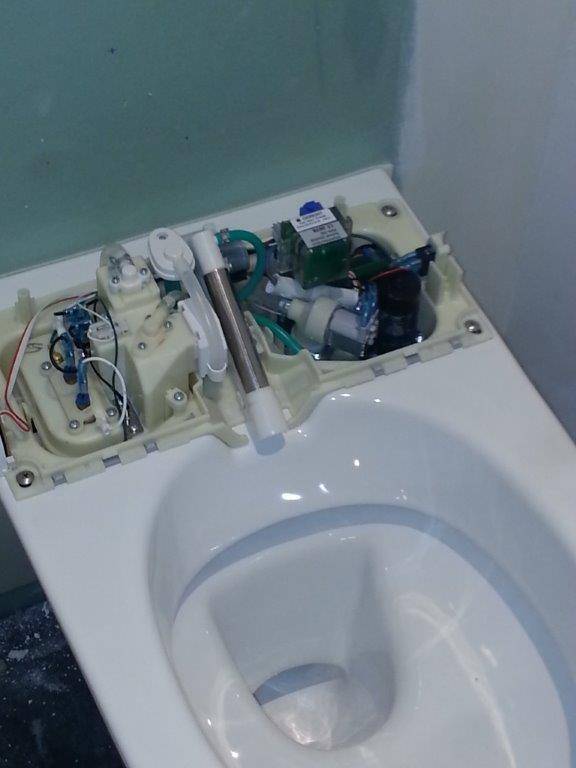 WC+-+installation-640w.jpg